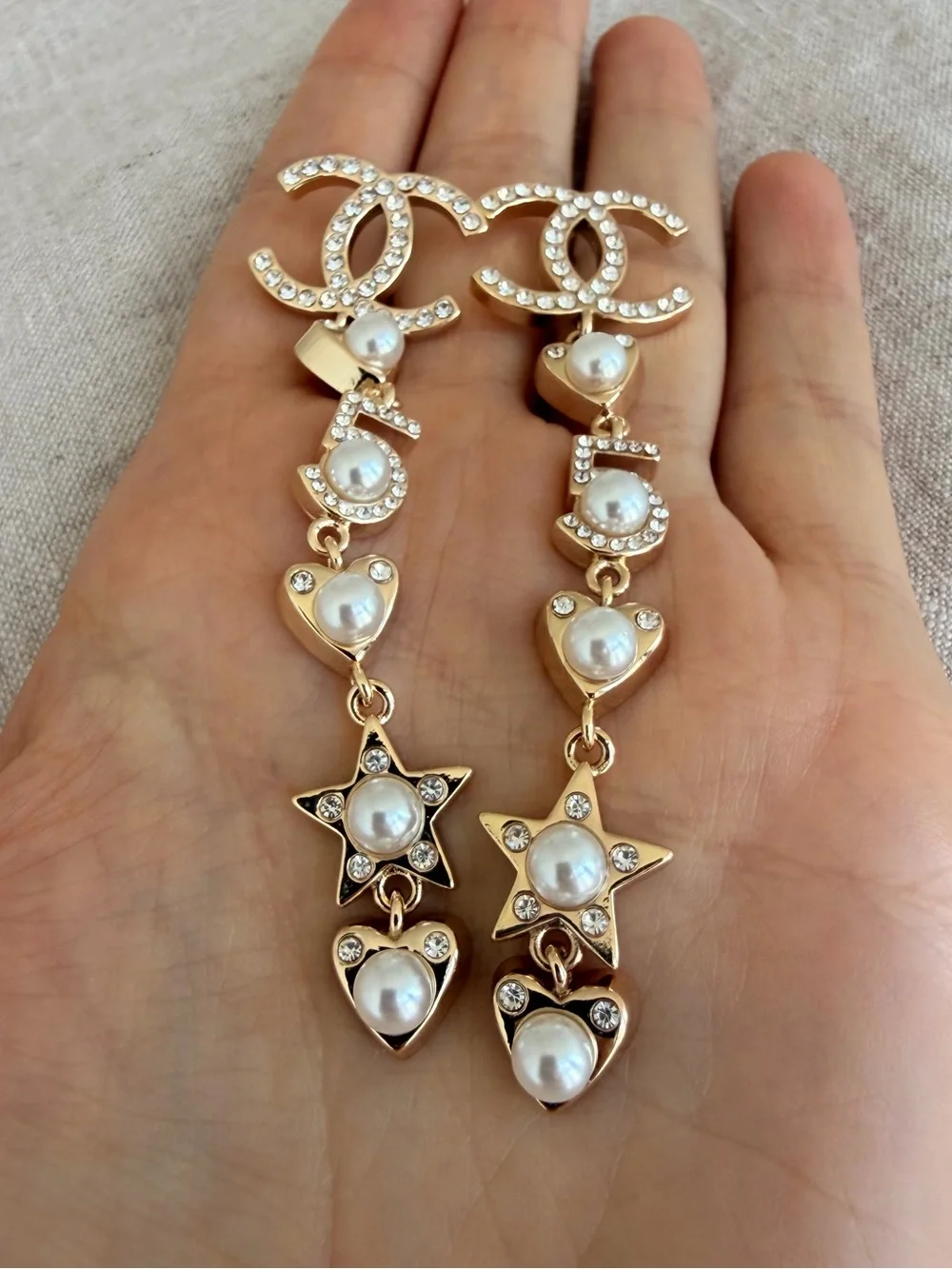 🤍CHANEL Gold-Tone Pearl & Crystal Drop Earrings✨